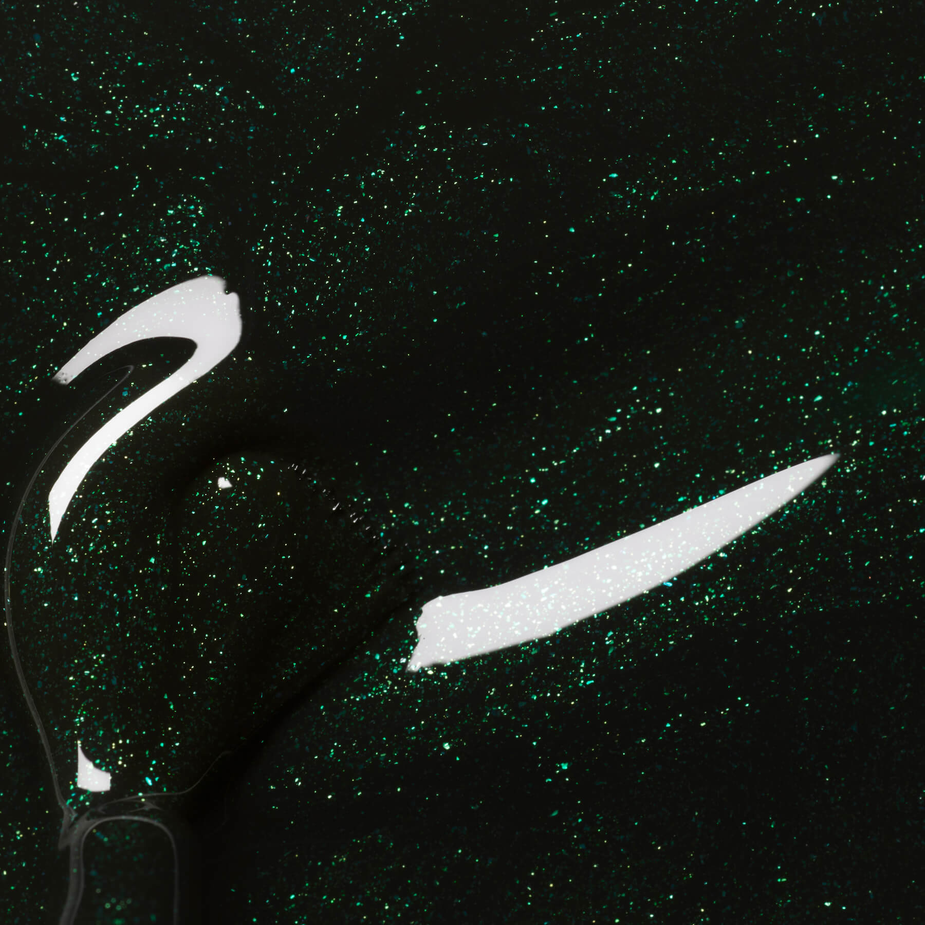 Manucurist Green Poison vernis à ongles vert sapin pailleté