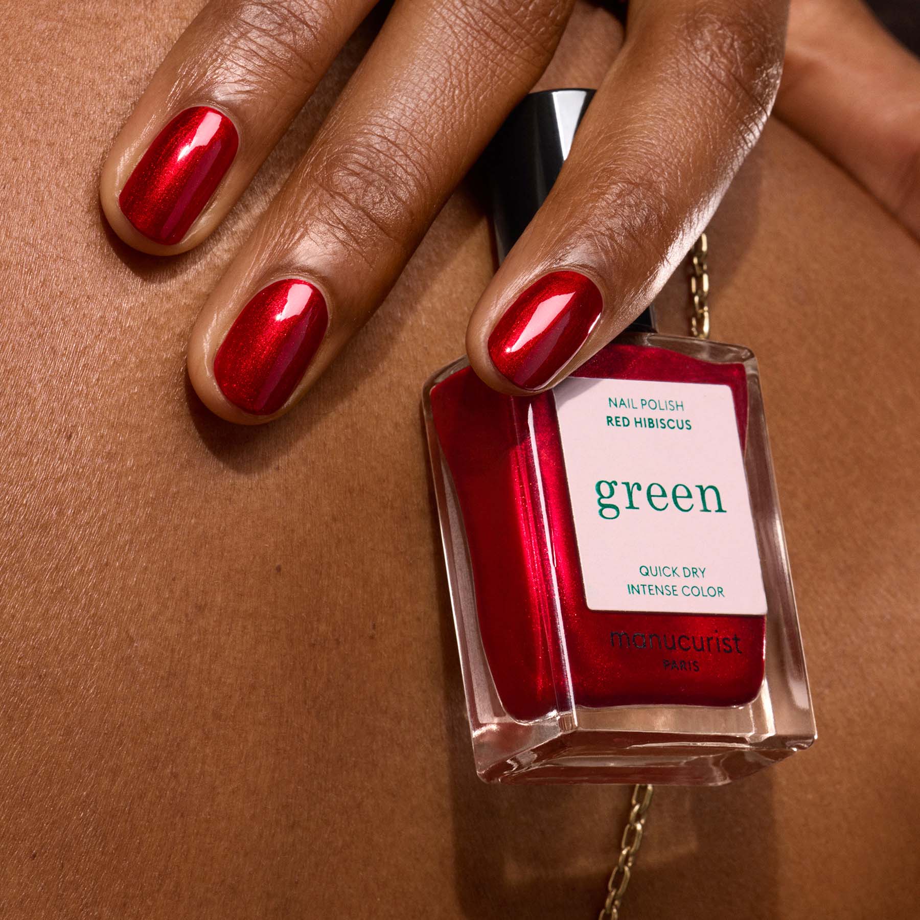 Manucurist Green Red Hibiscus vernis rouge irisé
