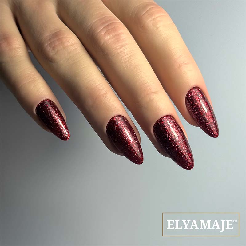 Elyamaje N°67 Rouge Folie vernis semi-permanent rouge