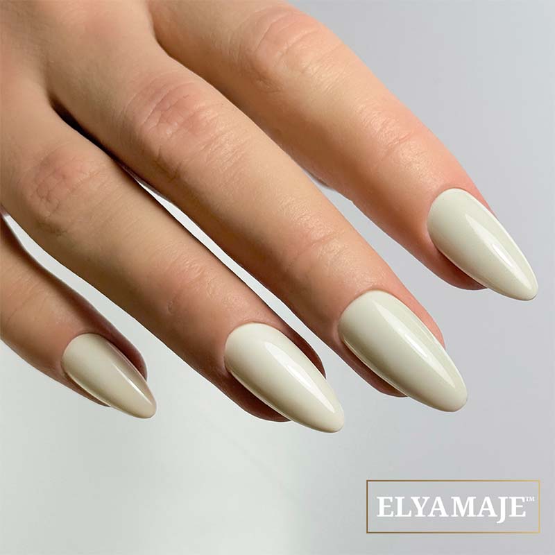 Elyamaje N°100 vernis semi-permanent Hydra intense