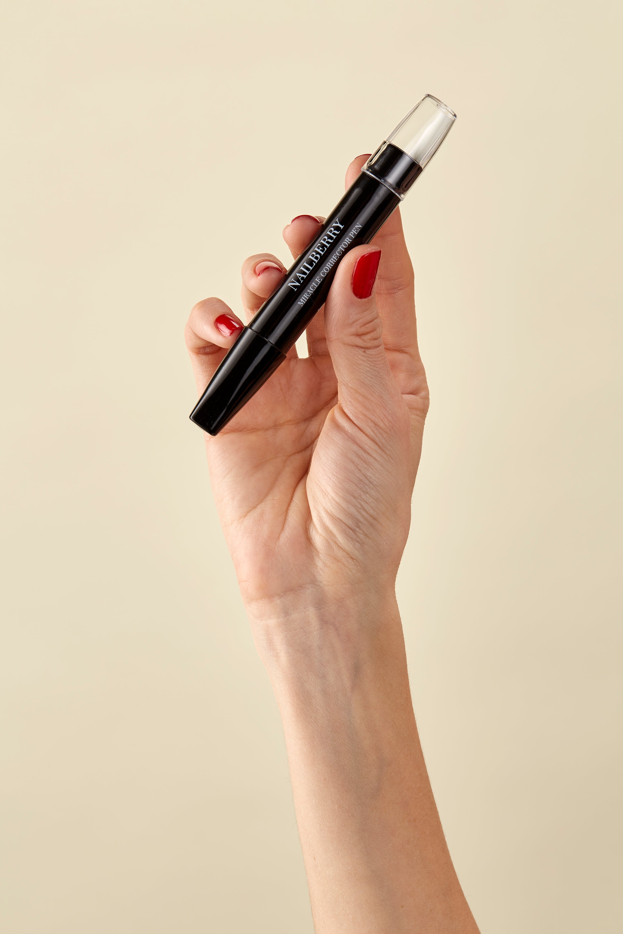 Nailberry Miracle Corrector Pen stylo correcteur 3 ml