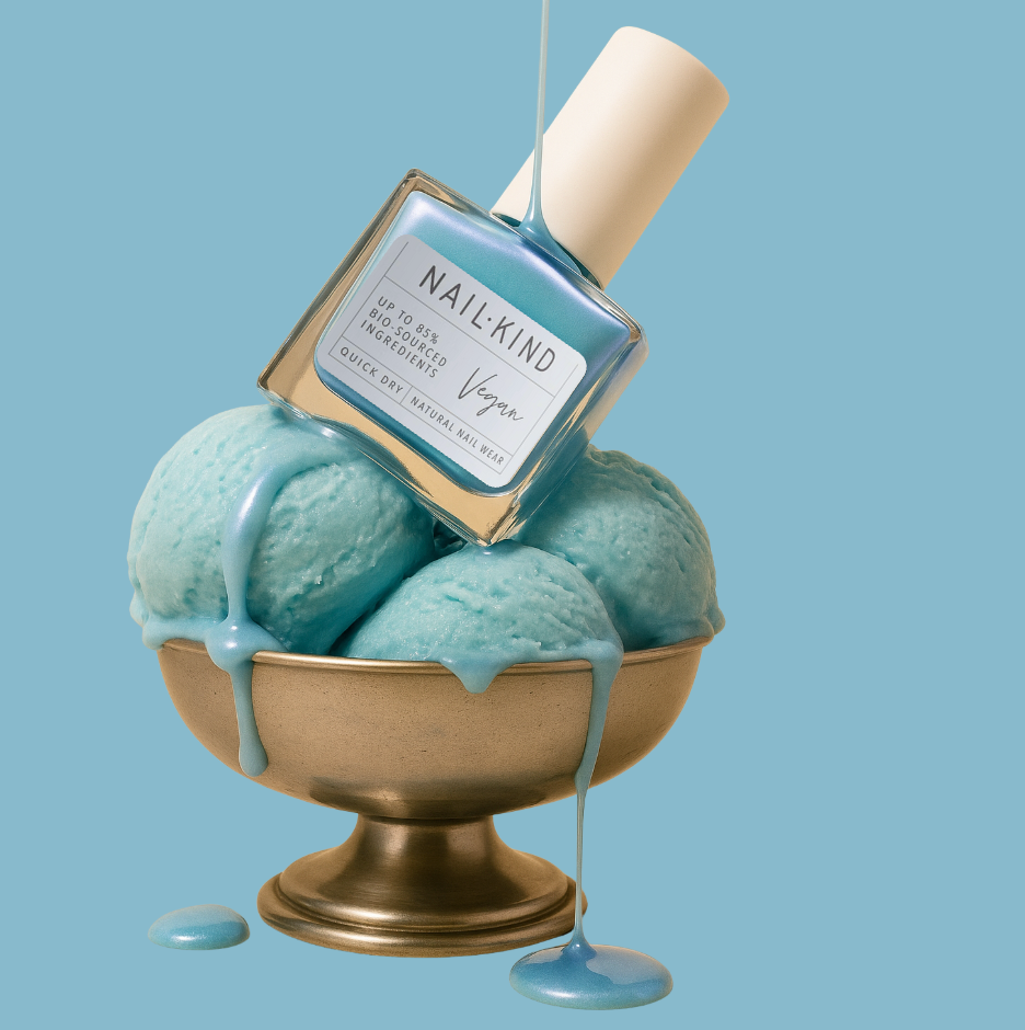 NAIL KIND The Colour Squad Dazzling Deep vernis à ongles bleu nacré