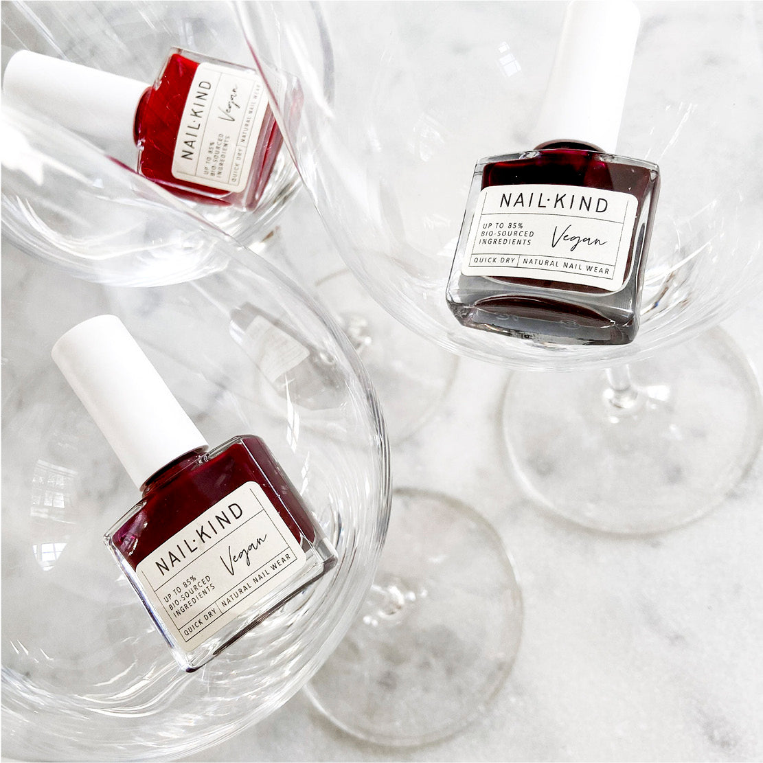 NAIL KIND The Colour Squad Red Carpet vernis rouge brillant
