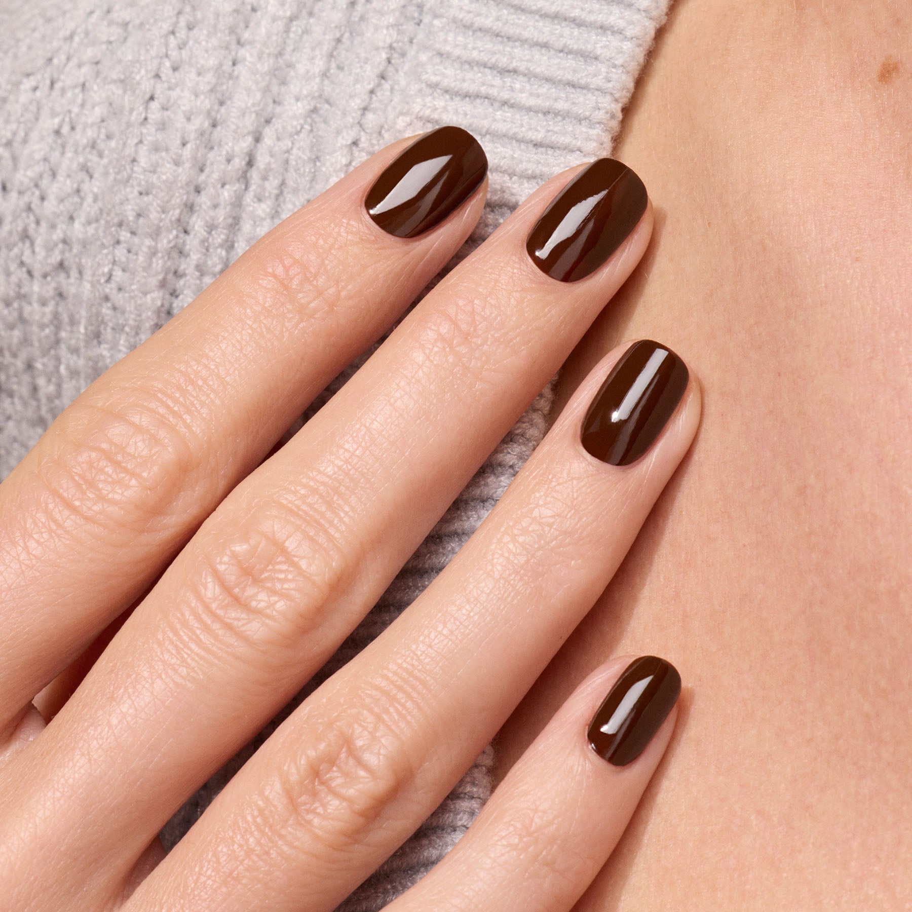 Manucurist Green Clove vernis marron chocolat
