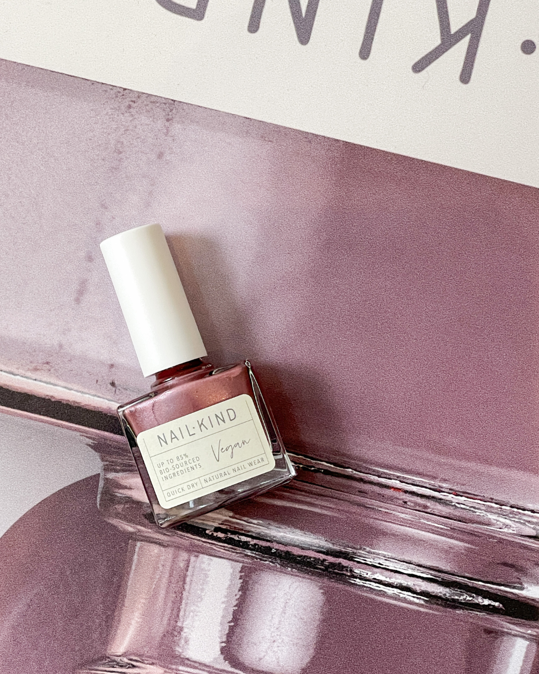 NAIL KIND The Colour Squad Glazed Cupcake vernis rose nacré