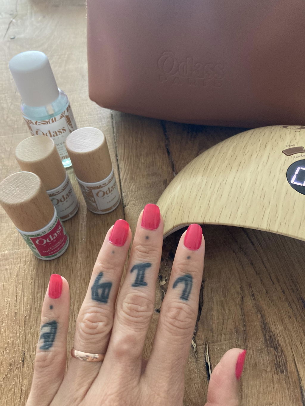 Ôdass Paris Le Trio sur mesure kit vernis semi-permanent LED