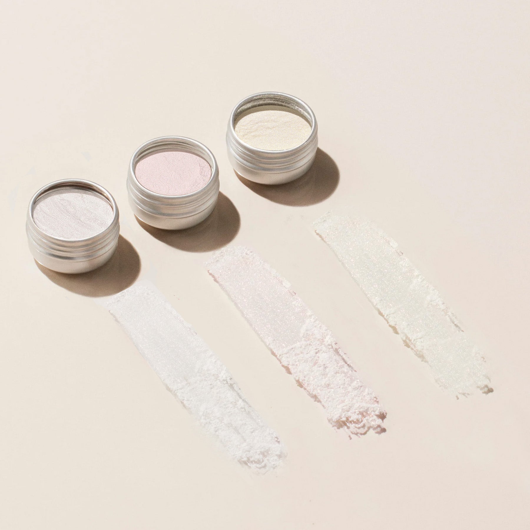 Manucurist Trio White Glazed Pink Golden paillettes nail art