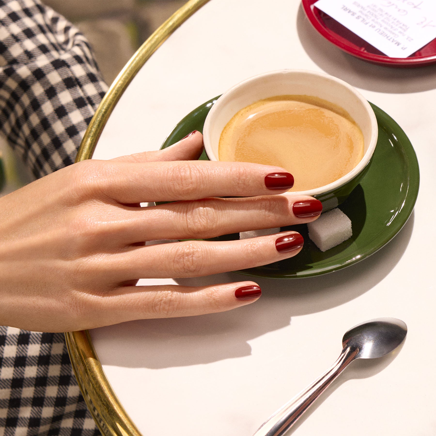 Manucurist Green Bohème vernis à ongles rouge marron opaque