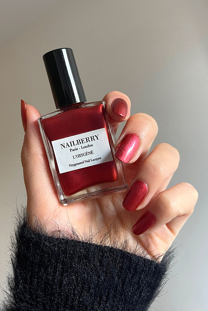NAILBERRY L'oxygéné To The Moon & Back vernis 15ml rouge métallisé