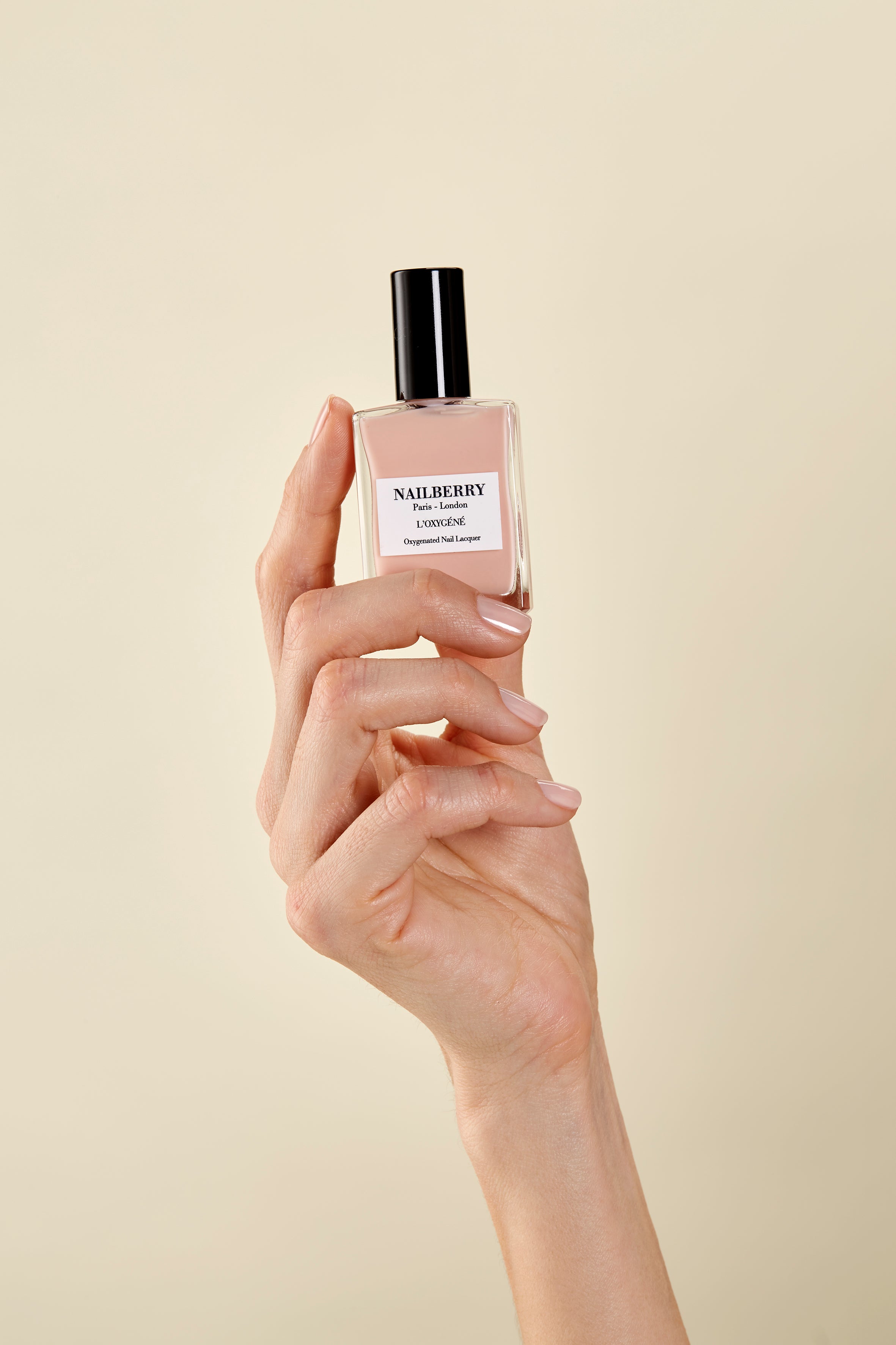 Nailberry L'oxygéné A Touch Of Powder vernis 14ml nude