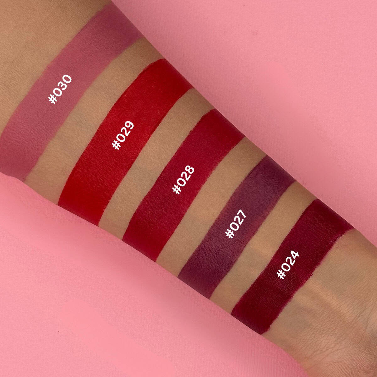Élixir Kissproof Matte Me Up #024 rouge liquide mat barn red