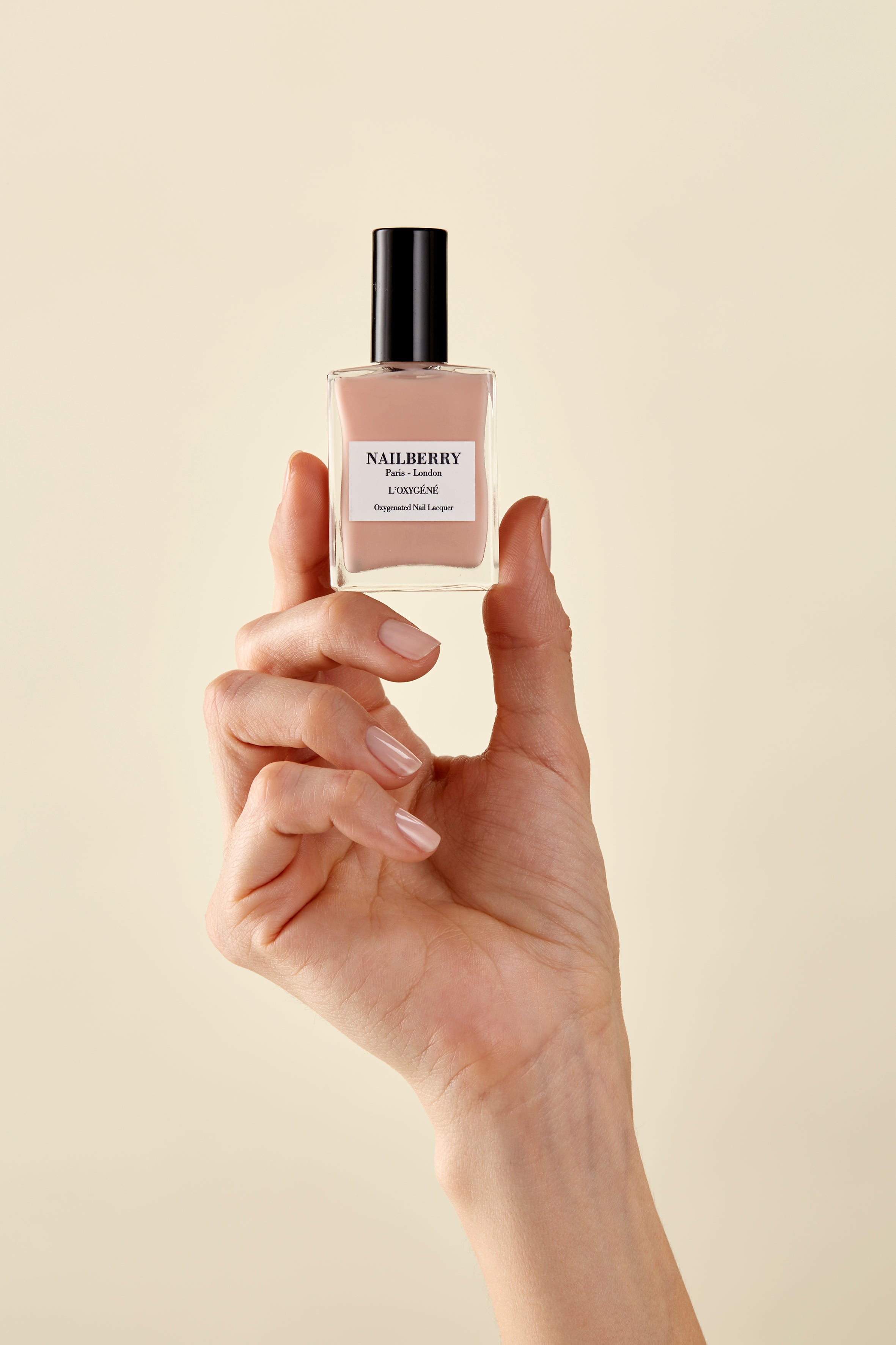 Nailberry L'oxygéné A Touch Of Powder vernis 14ml nude