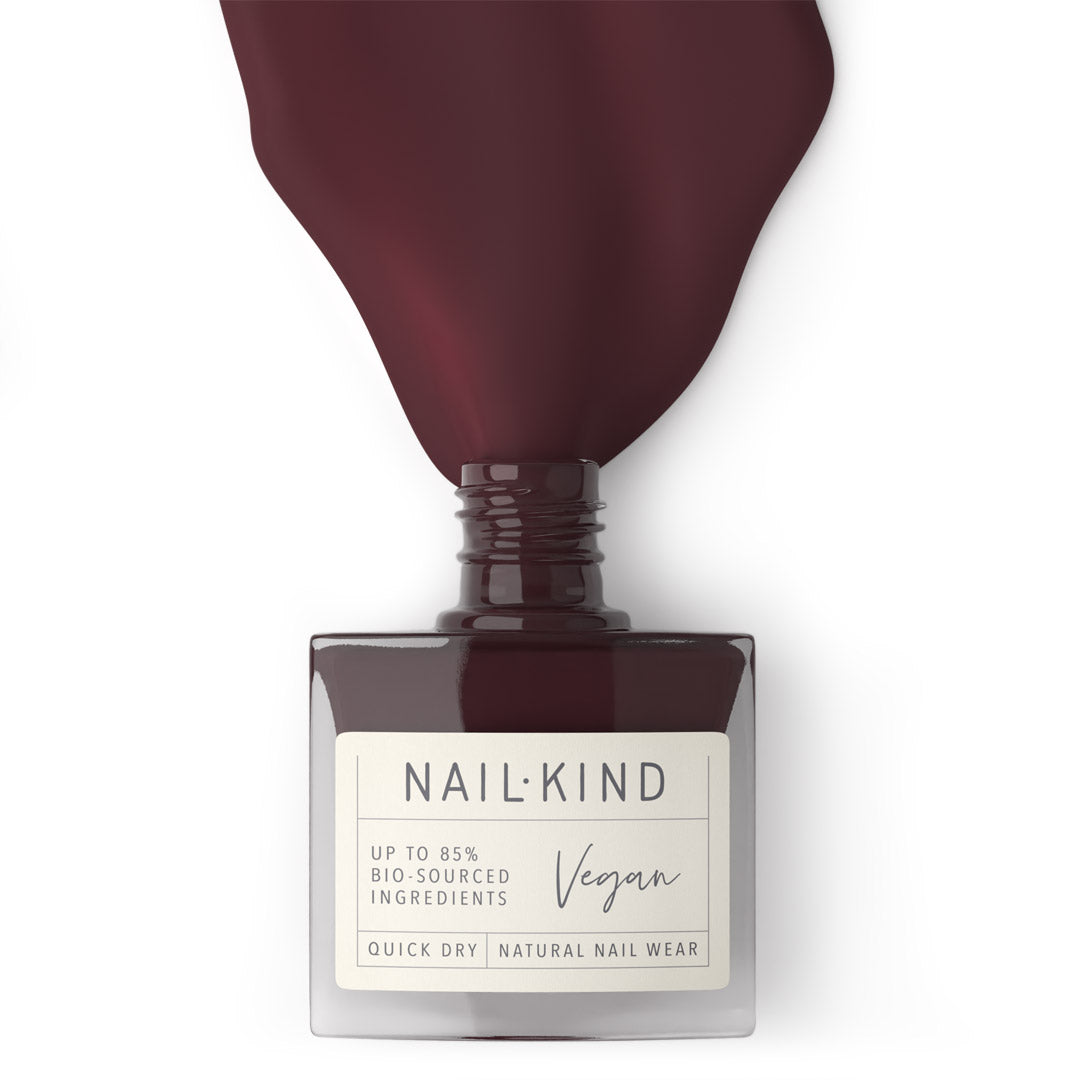 NAIL KIND The Colour Squad Read My Lips vernis rouge noir profond