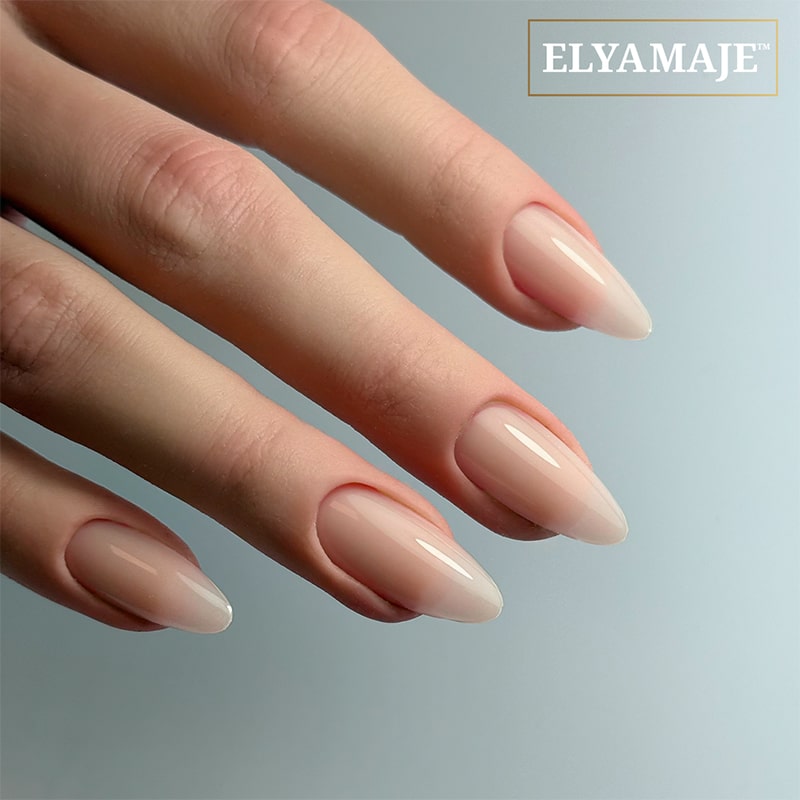 Elyamaje Apex Classic Helena capsules nude beige pose américaine