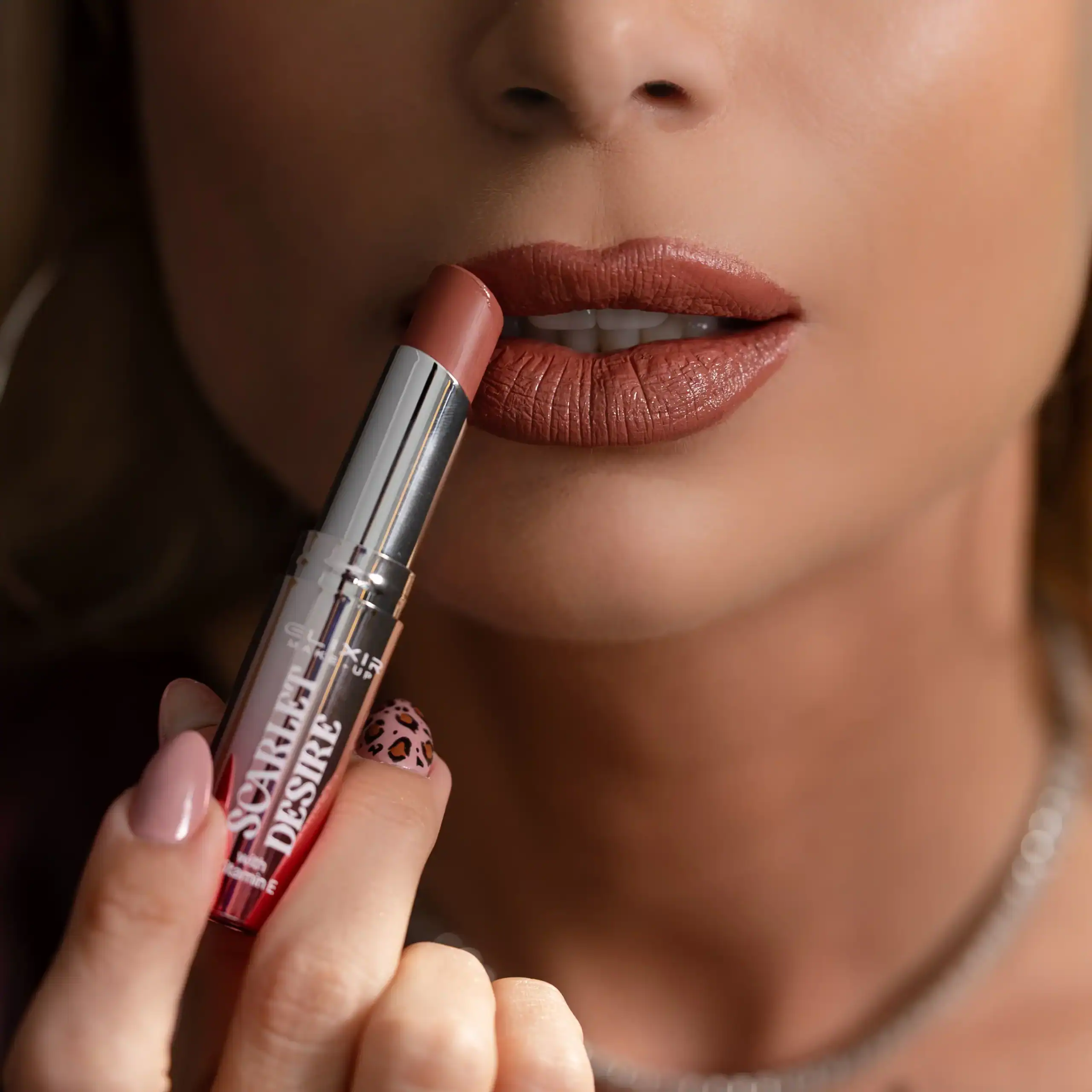 Élixir Scarlet Desire #100 rouge à lèvres satiné vitamine E