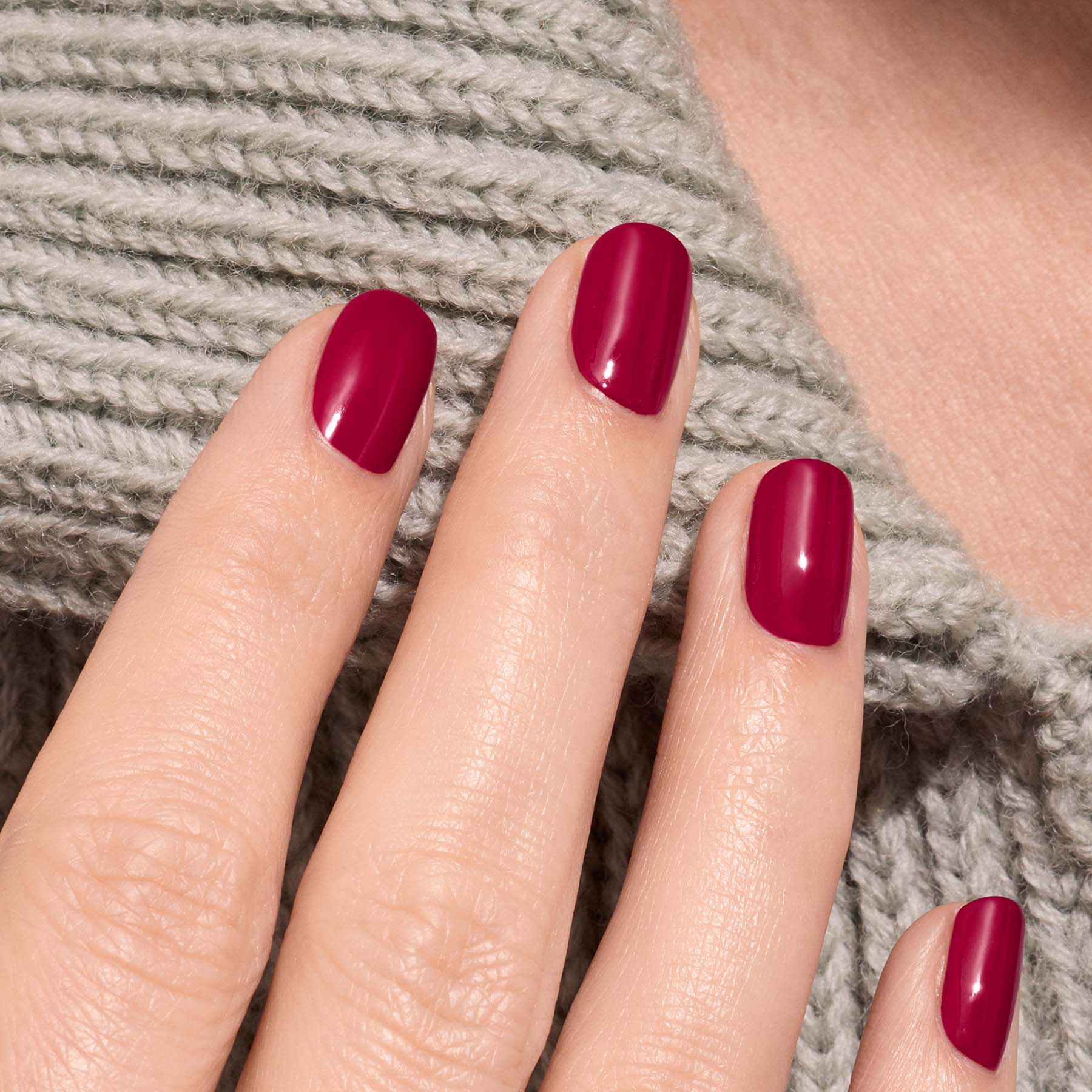 Manucurist Green Flash Violeta vernis semi-permanent bordeaux opaque