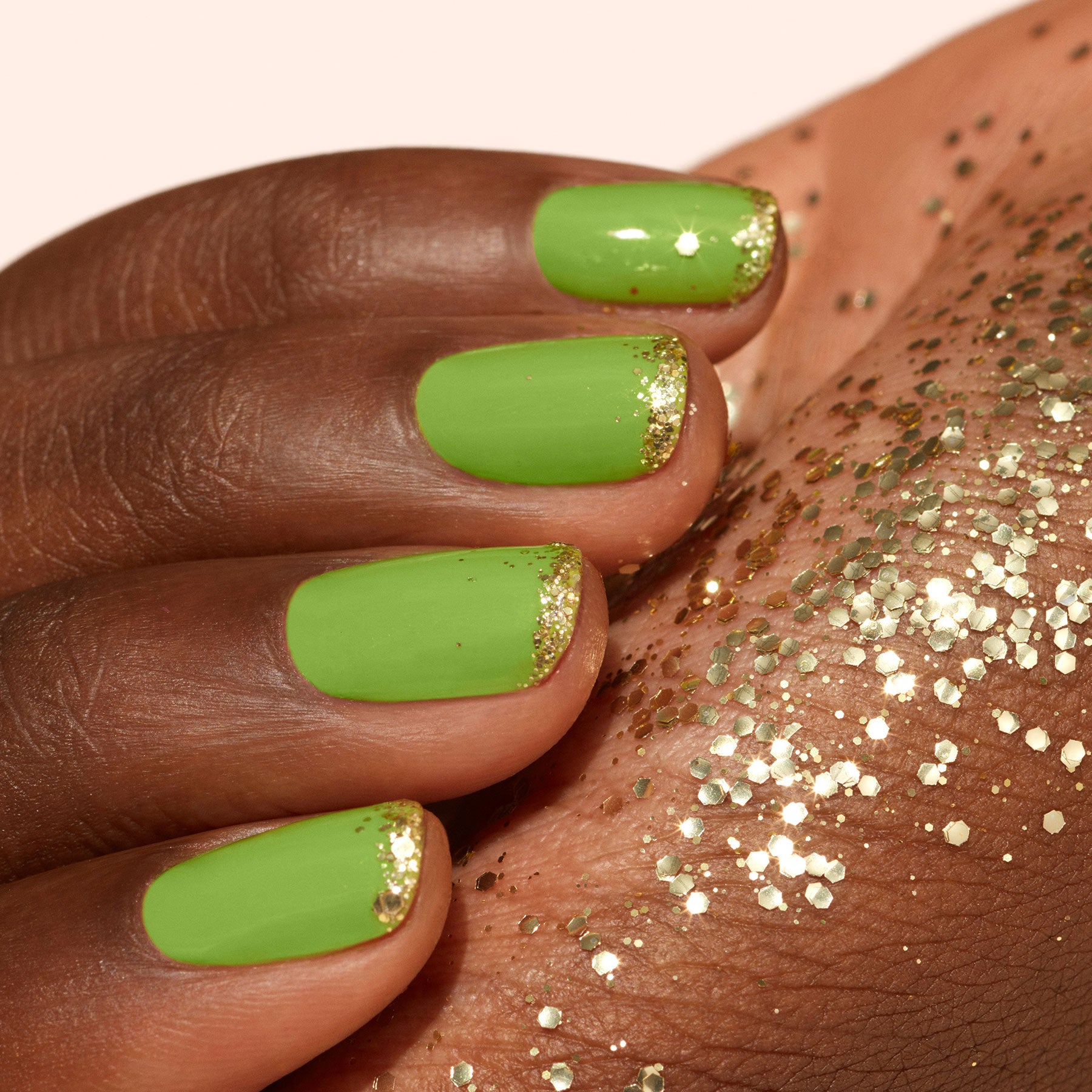 Manucurist Green Petit Pois vernis à ongles vert clair opaque