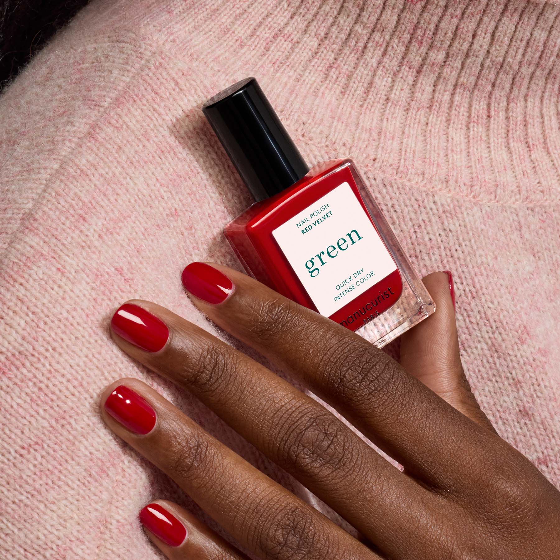 Manucurist Green Red Velvet vernis à ongles rouge profond