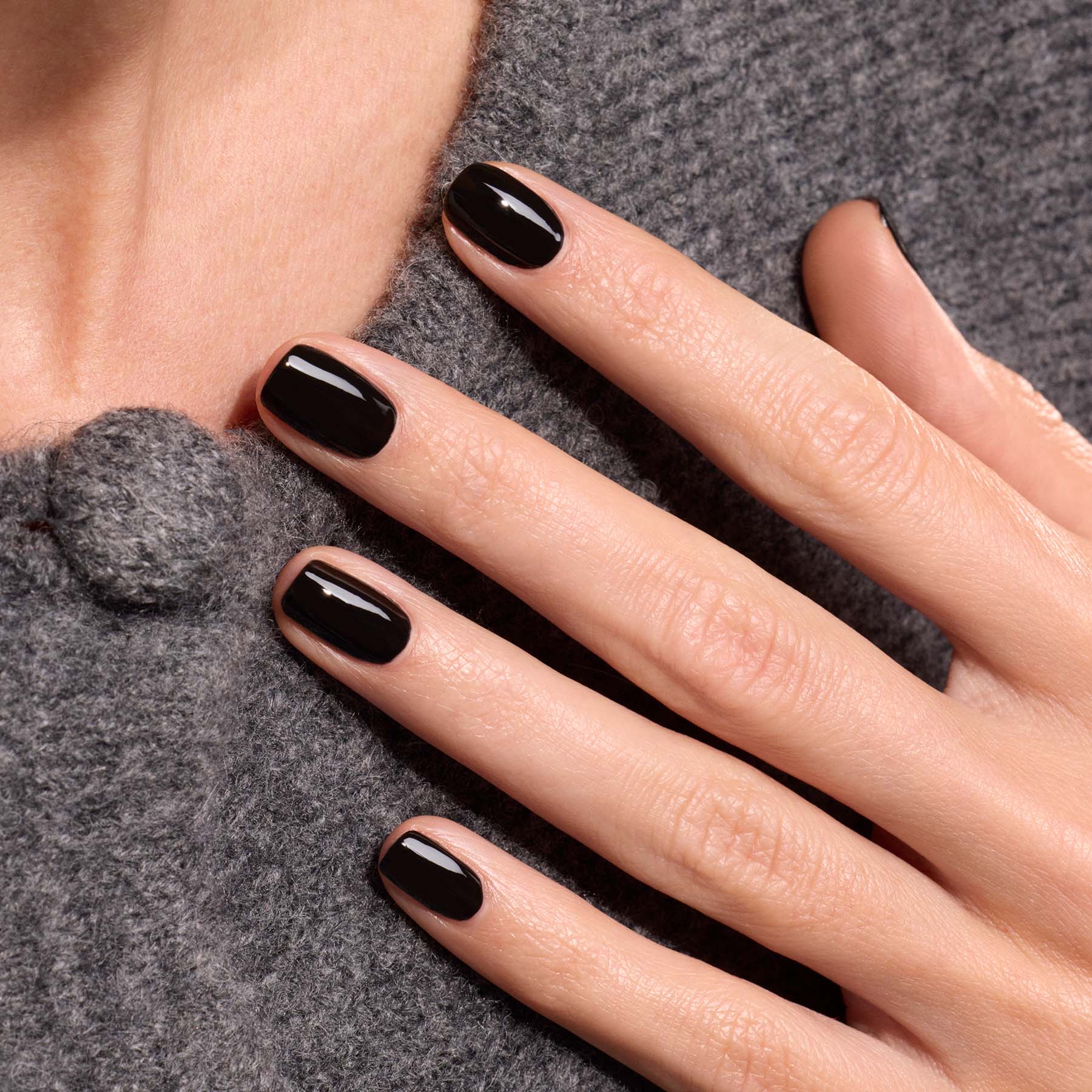 Manucurist Green Flash Licorice vernis semi-permanent noir