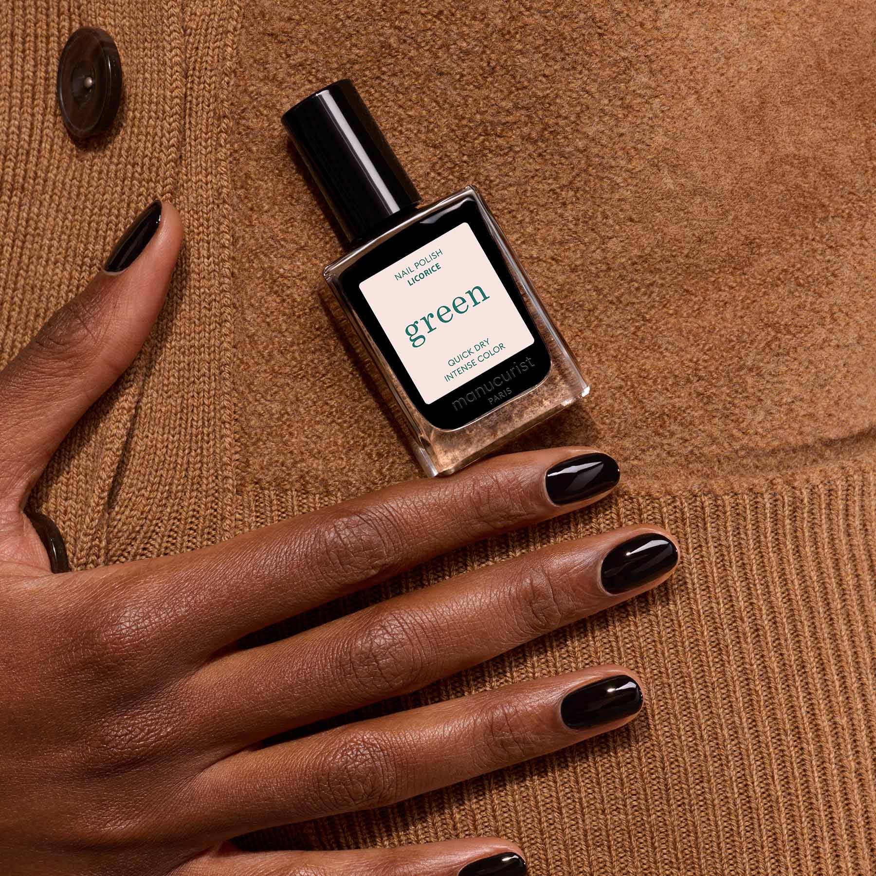 Manucurist Green Licorice vernis noir opaque