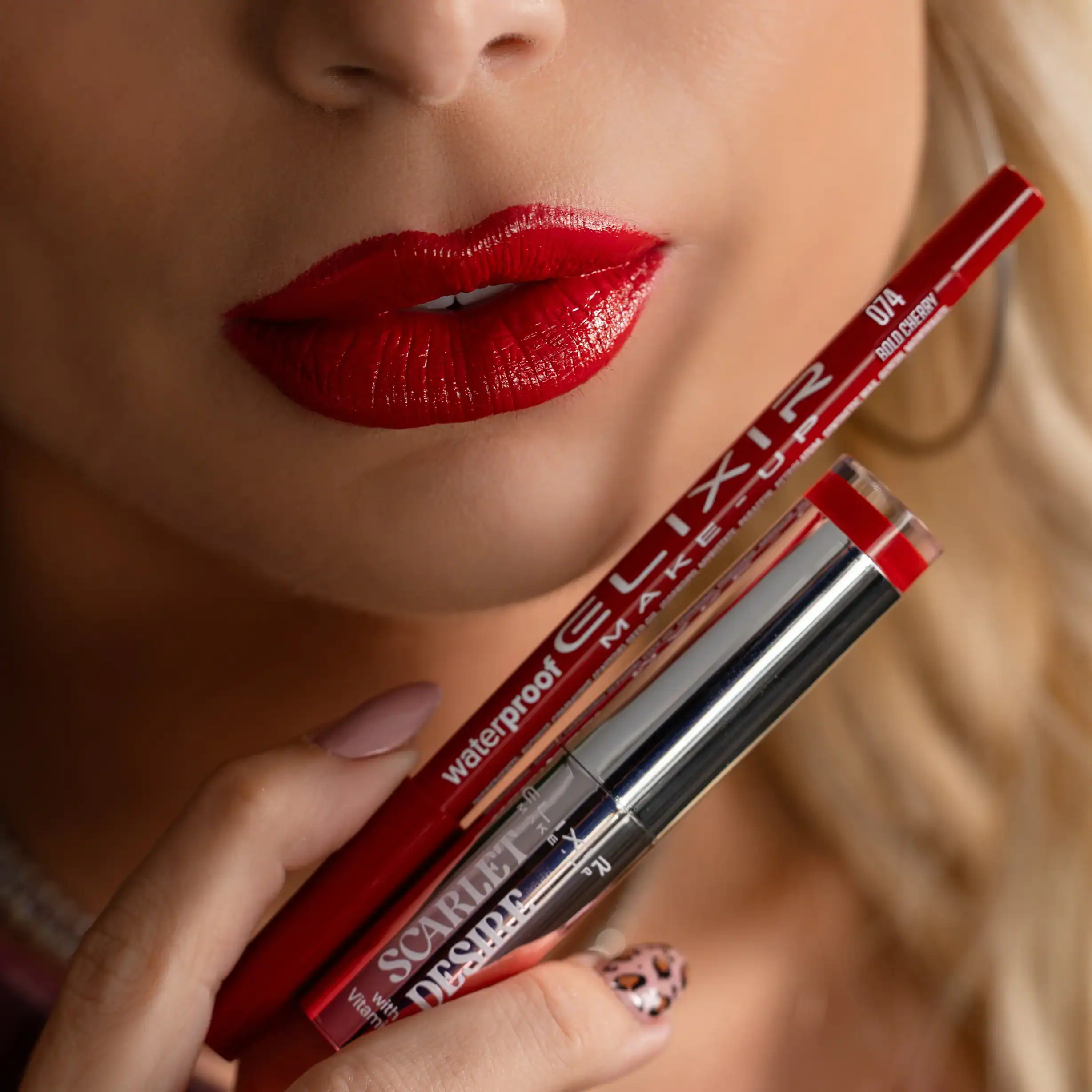 Élixir Scarlet Merlyn coffret lèvres satiné brillant