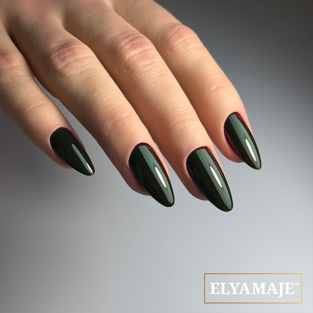 ELYAMAJE N°137 Dark Forest vernis semi-permanent vert foncé