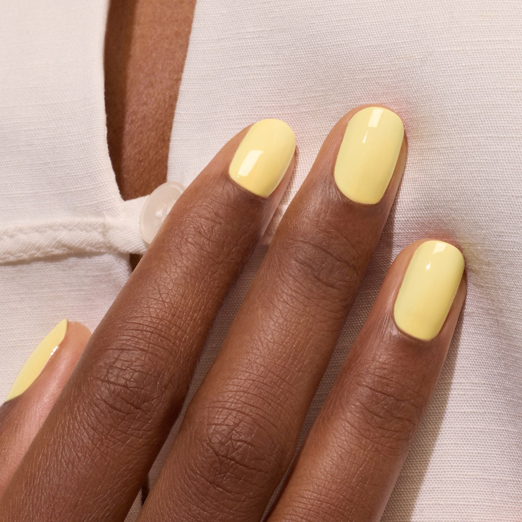 Manucurist Green Flash Mimosa vernis semi-permanent jaune