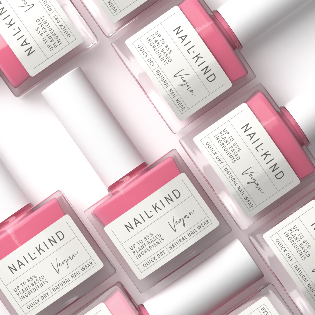NAIL KIND The Colour Squad Blush of Charlotte vernis à ongles rose vif