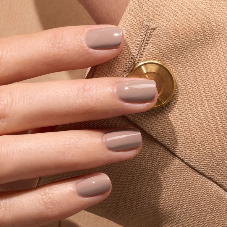 Manucurist Green Dove Beige vernis à ongles beige gris opaque