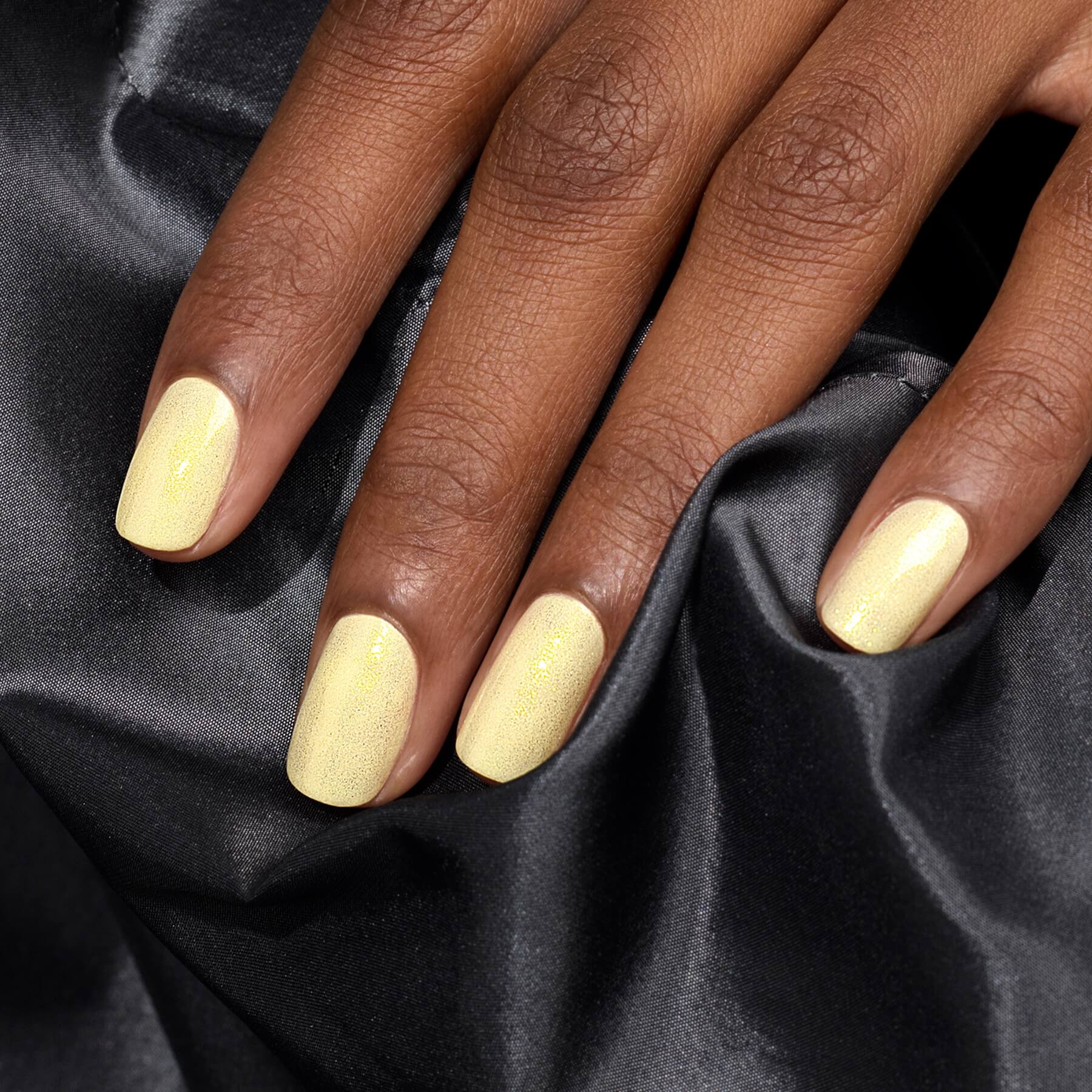 Manucurist Green Lemonade vernis à ongles jaune pailleté
