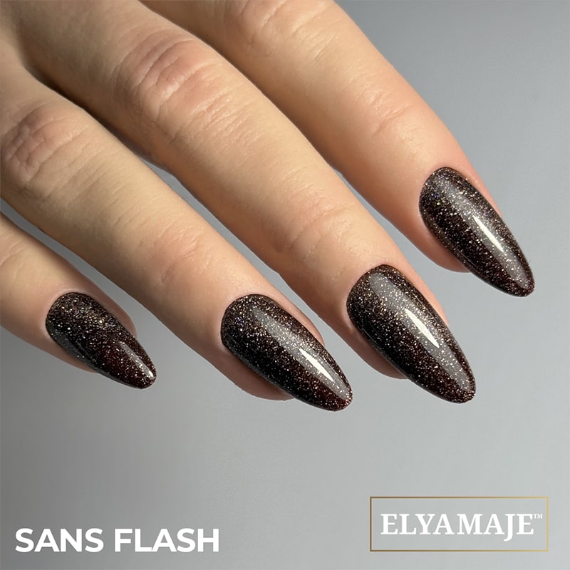 Elyamaje N°295 Astra vernis semi-permanent cat eye