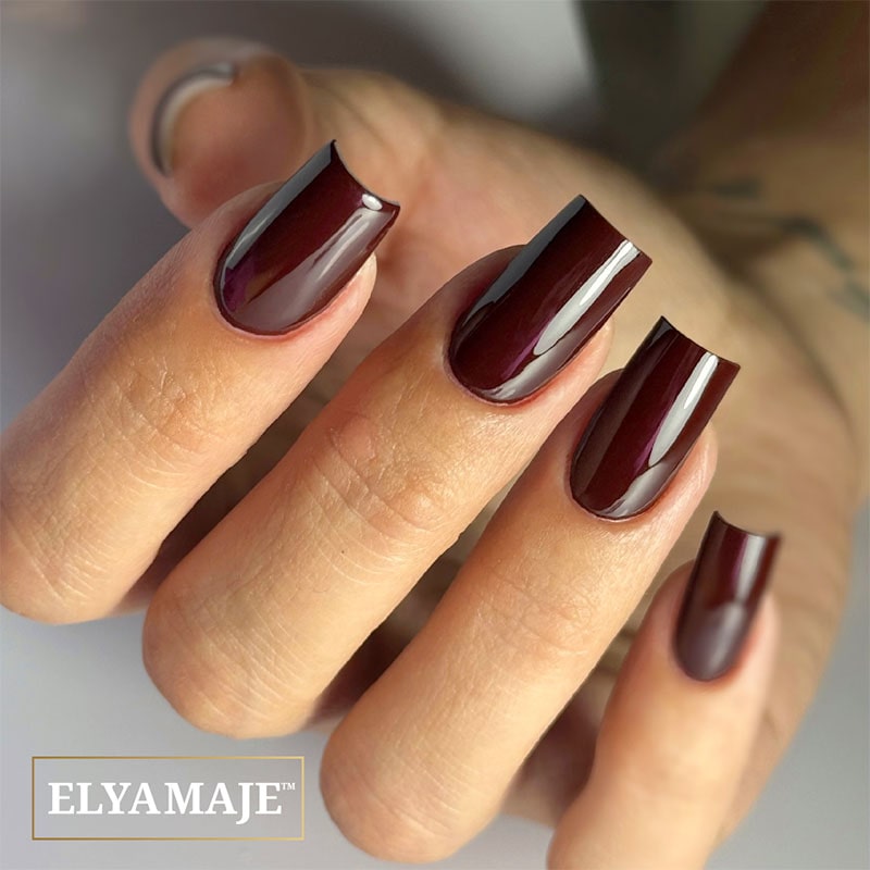Elyamaje N°73 Scandal vernis semi-permanent pigmenté