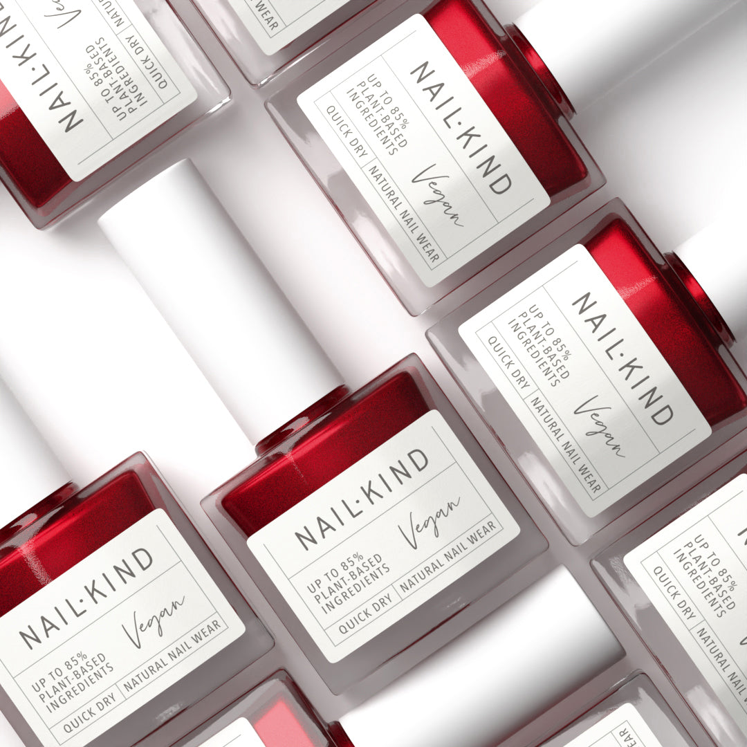 NAIL KIND The Colour Squad Chrome Queen vernis rouge micro-pailleté