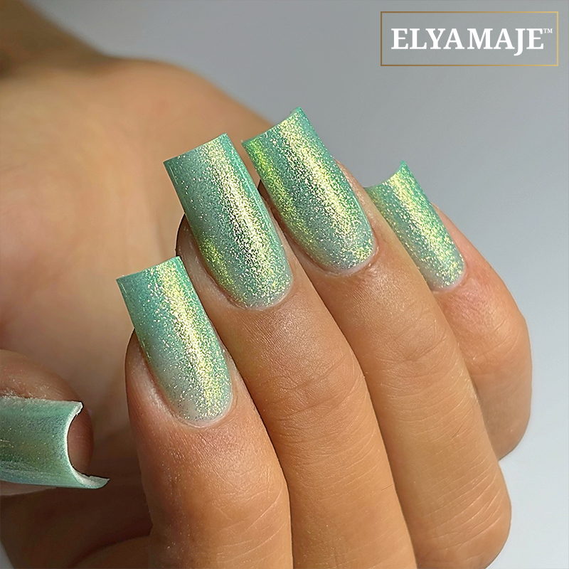 Elyamaje N°246 Astral Aura vernis semi-permanent brillant