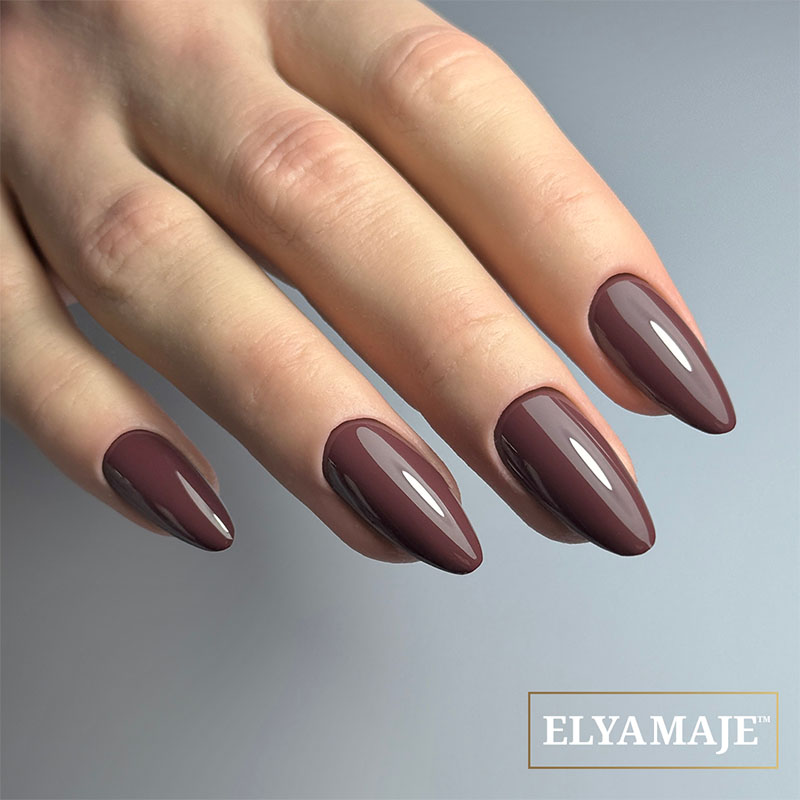 Elyamaje N°131 Purply Dark vernis semi-permanent violet foncé