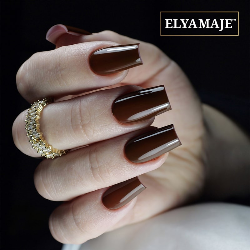 Elyamaje N°123 Coffee vernis semi-permanent marron couvrant