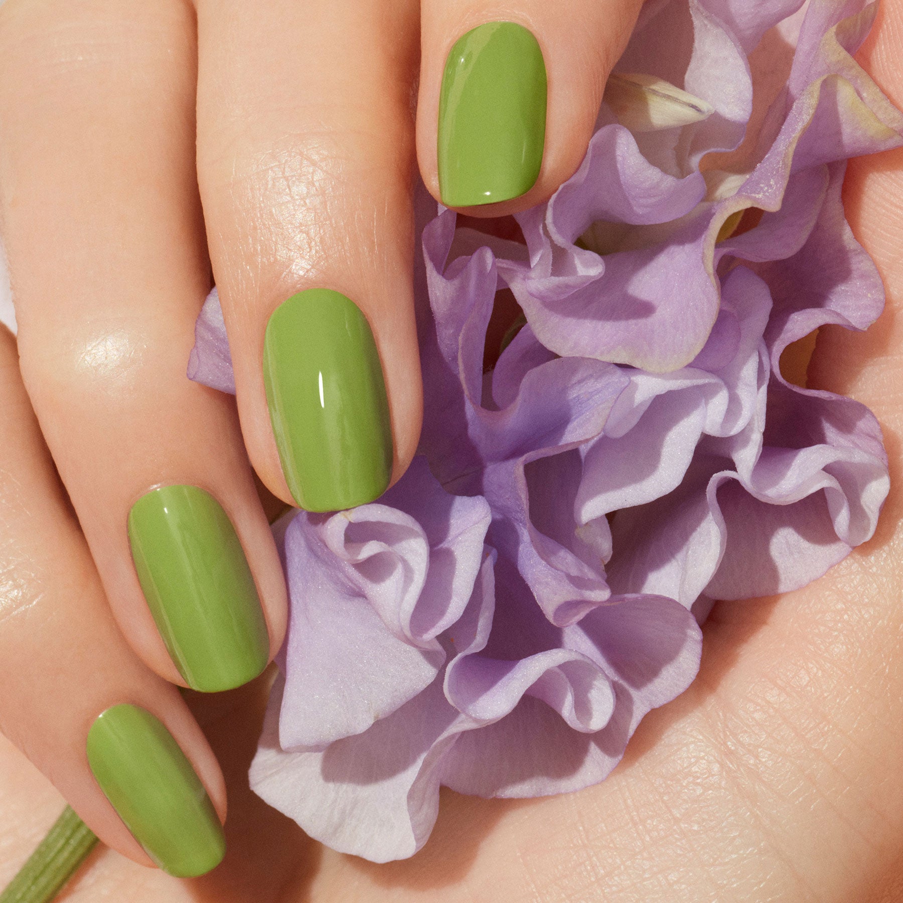 Manucurist Green Petit Pois vernis à ongles vert clair opaque
