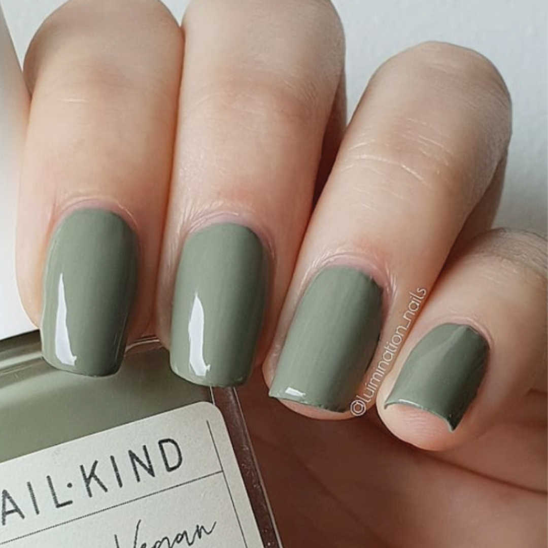 NAIL KIND The Colour Squad Crocodile Smile vernis vert vegan