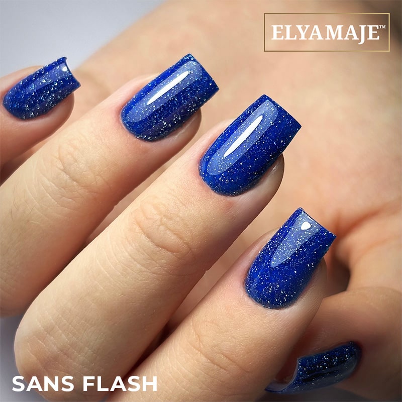 ElyaMaje N°284 Majestic Blue vernis semi-permanent réfléchissant