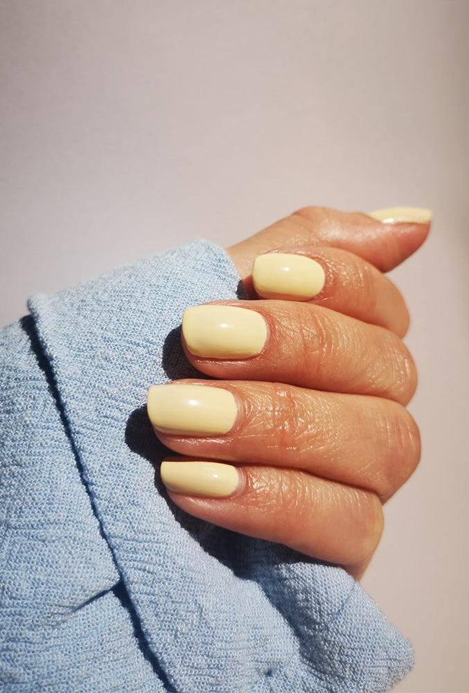 Nailberry L'Oxygéné Folie Douce vernis 15ml jaune pastel opaque