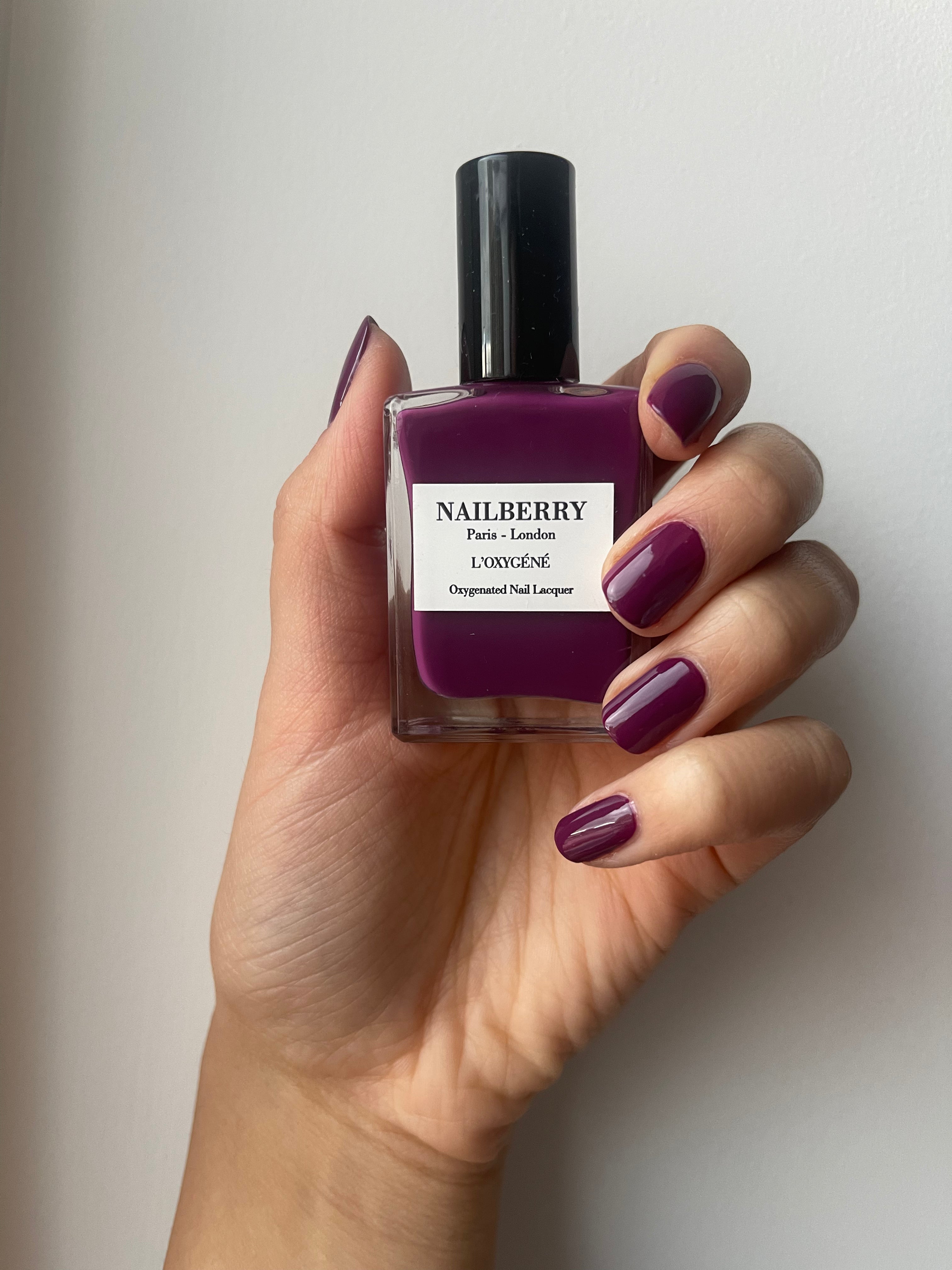 Nailberry L'Oxygéné Extravagant vernis 15 ml prune opaque
