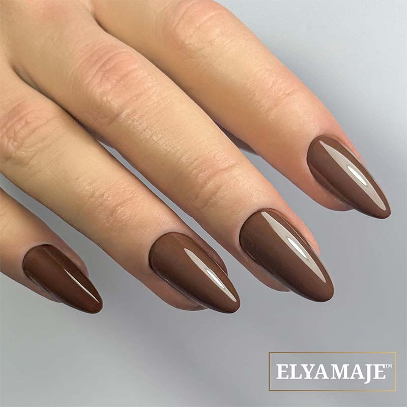 Elyamaje N° 345 Praline Chic vernis semi-permanent nude