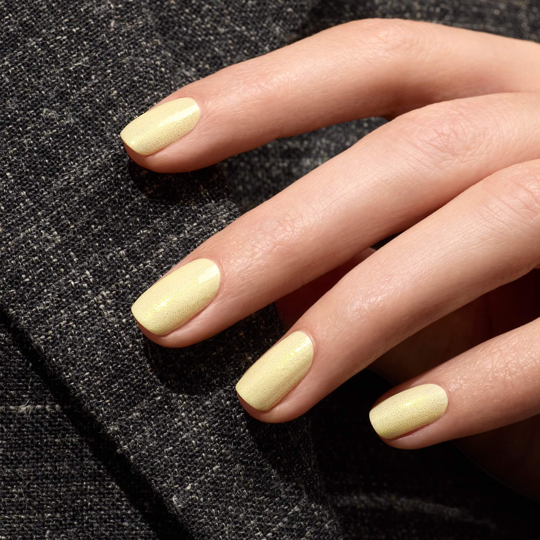 Manucurist Green Lemonade vernis à ongles jaune pailleté