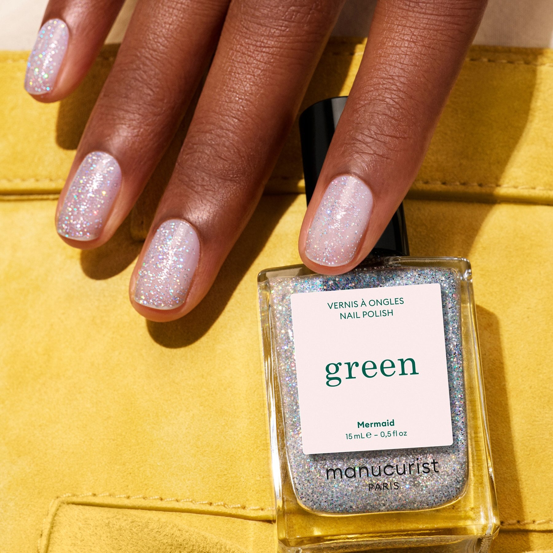 Manucurist Green Mermaid vernis à ongles transparent pailleté