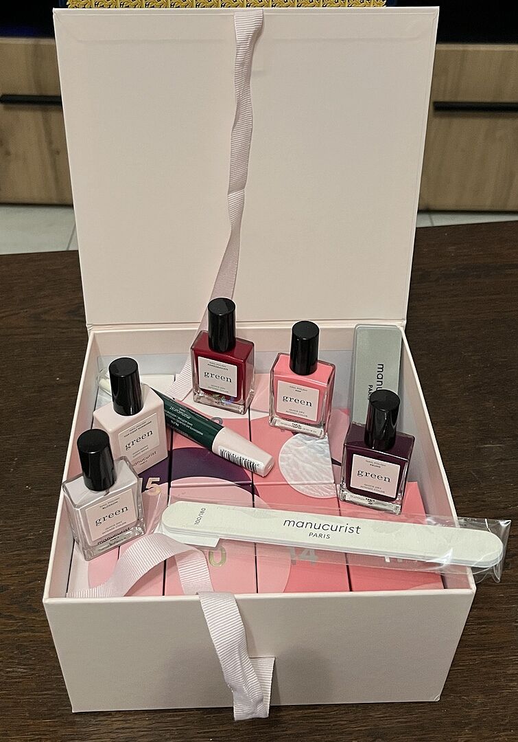 Manucurist All That Glitters calendrier avent 24 vernis pailleté