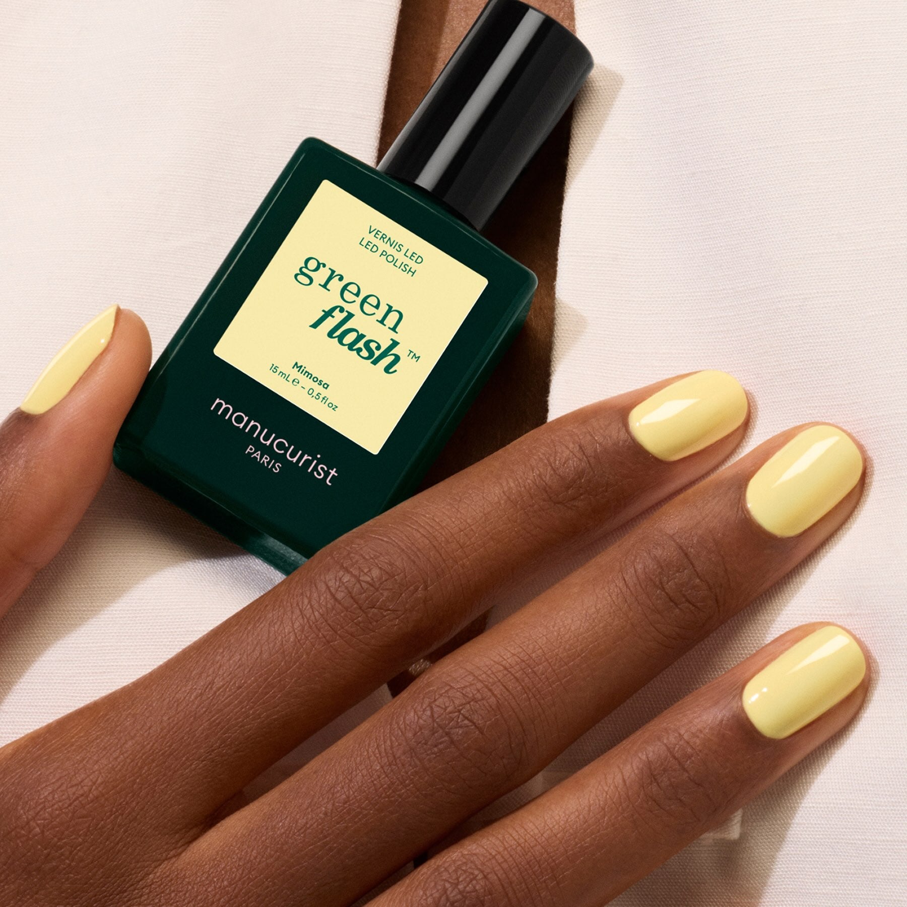 Manucurist Green Flash Mimosa vernis semi-permanent jaune