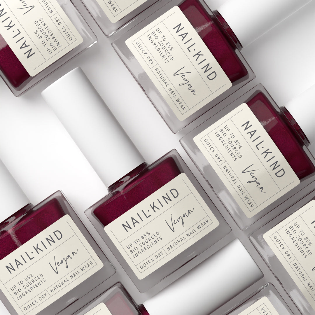 Nail Kind The Colour Squad Darling You vernis à ongles rouge shimmer